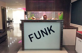 Funk Unisex Spa Salon