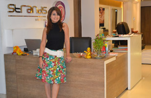 Strands Salon 'n' Spa (Unisex)