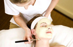 Aura Ladies Salon