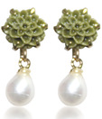 OPS. Magnificent Pearl Earrings DSNER19