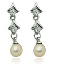 OPS. Glorious Pearl Earrings DSNER53