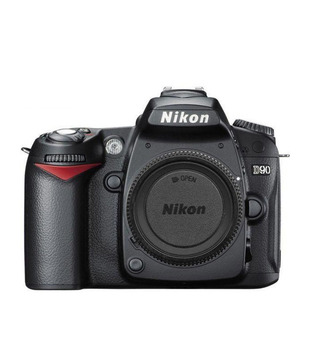 Nikon D90 DSLR (Black) with AF-S 18-105mm VR Kit Lens
