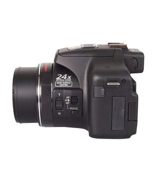 Panasonic Lumix DMC FZ150 12.1 MP Semi-SLR Camera (Black)